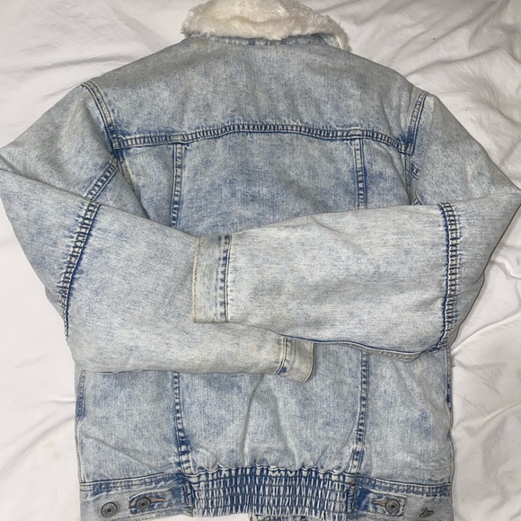 American Eagle Jean Jacket - Picture 2 of 3